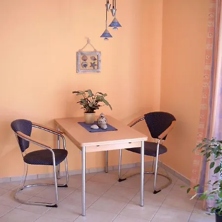 Amelie * Χέρινγκσντορφ